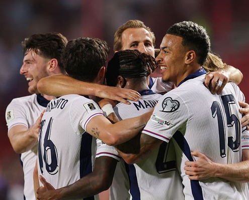 England Menang Telak